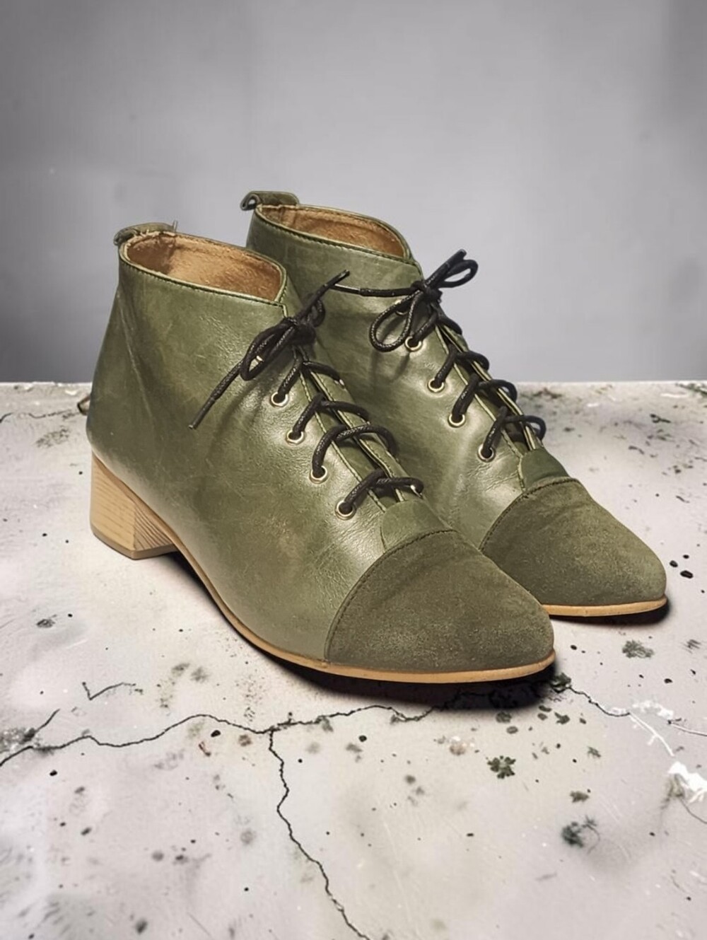 Anthtropologie About Arianne AUTH Women Green Leather and Suede Bootie Size 38.
